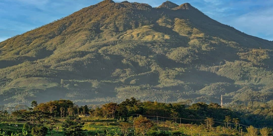 3 Jalur Pendakian Gunung Lawu dengan Karakter yang Bisa Kamu Coba