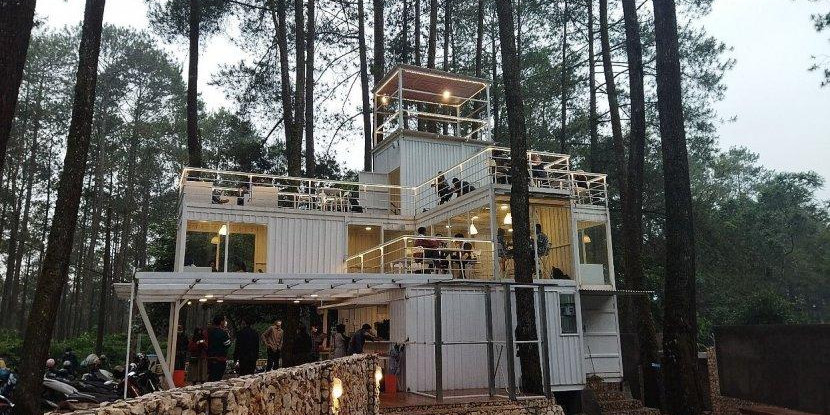 5 Cafe Terbaik di Jawa Barat Suguhkan Pemandangan Alam