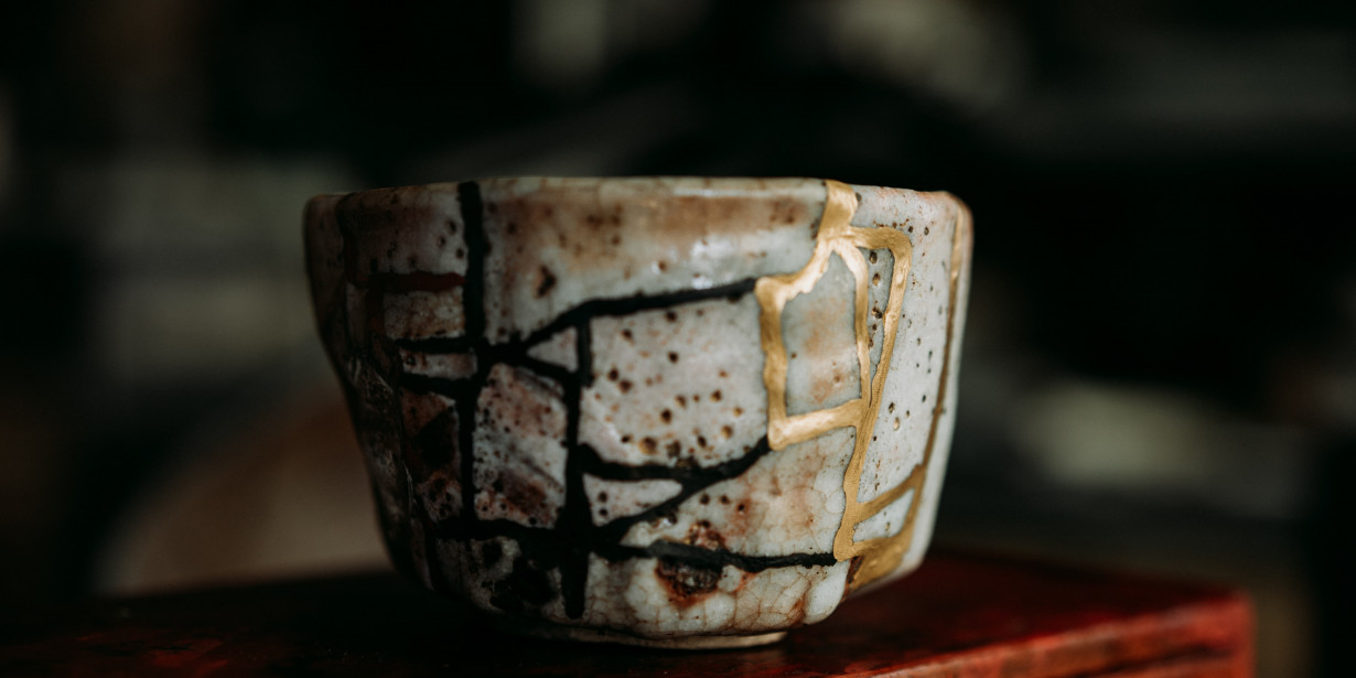 Belajar Menerima Kekurangan Diri Lewat Seni Kintsugi Jepang