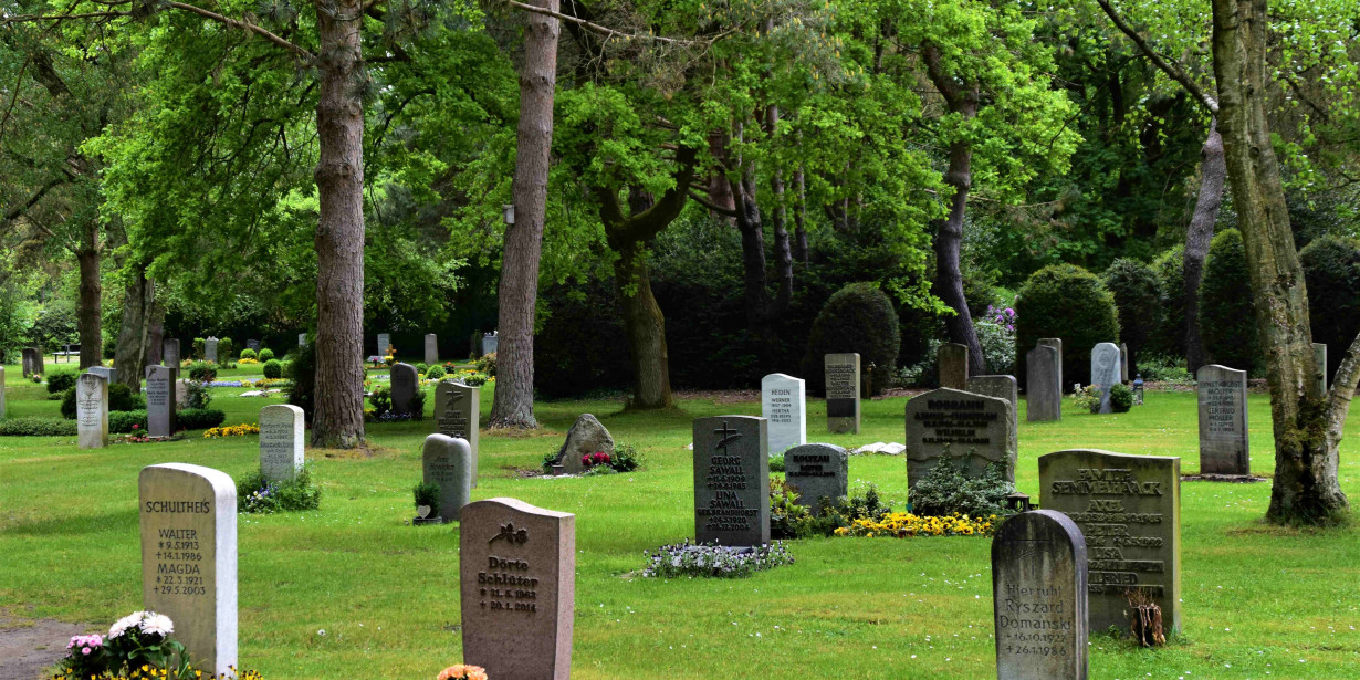 Belajar Sejarah Bersama Para Pemburu Makam Komunitas Indonesia Graveyard