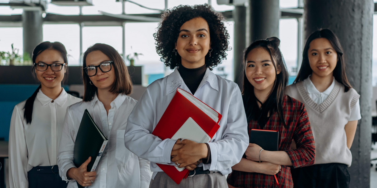 Belum Jadi Sarjana? Jangan Minder, Ini Dia 5 Profesi yang Cukup Pakai Ijazah SMA!