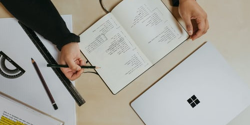 Berteman dengan Hustle Culture? Ketahui Distraksi dalam Kehidupanmu