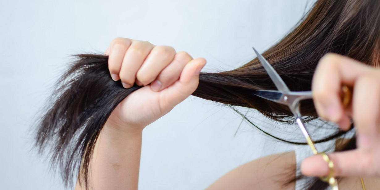 Praktis! Begini Cara Potong Rambut Sendiri di Rumah