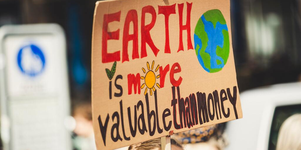Tagar #LetTheEarthBreath Menggema di Twitter, Apa yang Terjadi?