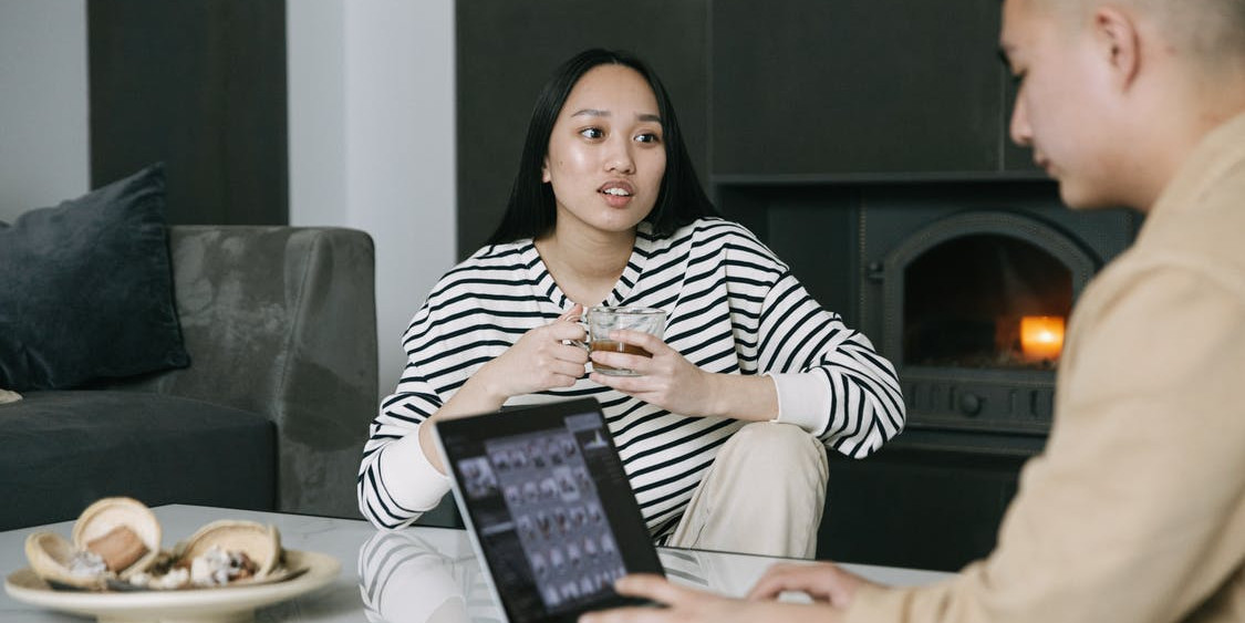 Mendengar Vs. Mendengarkan, Apa Pengaruhnya dalam Kesehatan Mental?