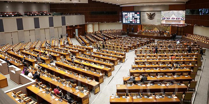 Mengenal Ilmu Politik, Jurusan Si Penulis Novel Marmut Merah Jambu