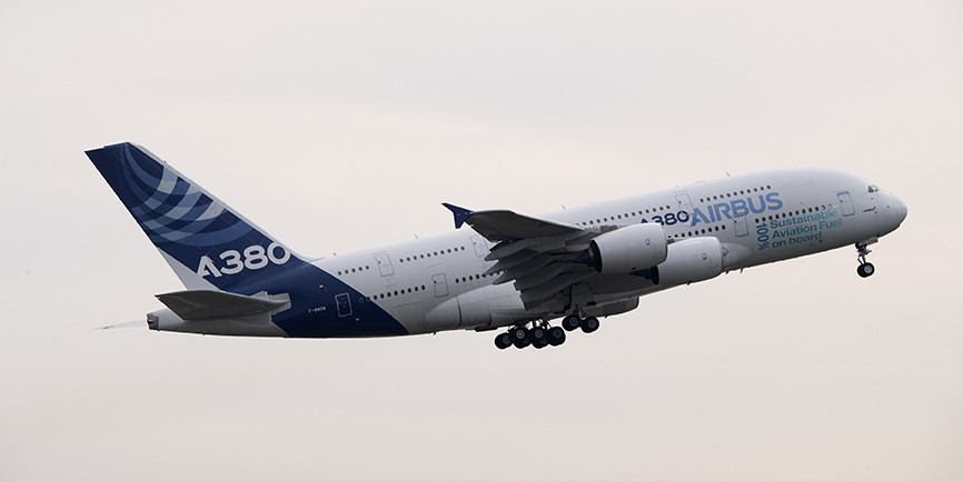 Pesawat Superjumbo Terbang Dengan Minyak Goreng Bekas