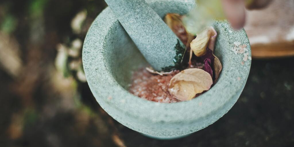Ramuan Herbal Alami untuk Perkuat Daya Tahan Tubuh Selama Ramadan