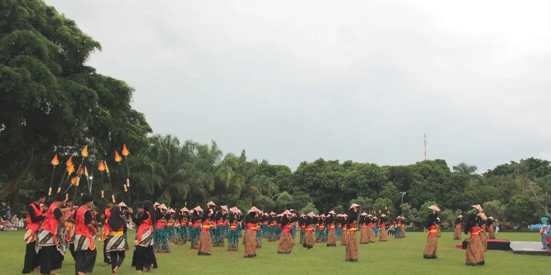 Tanamkan Rasa Nasionalisme melalui Acara Parade Surya Senja di Kabupaten Magetan