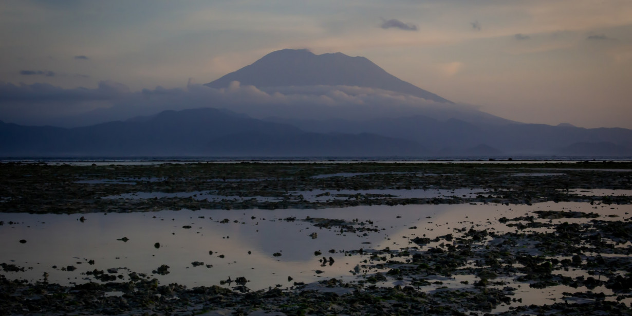 Keunikan Kearifan Lokal Masyarakat Bali dengan Gunung Agung