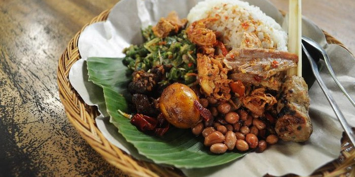Wisata Kuliner di Bali? Jangan Lewatkan 6 Warung Legendaris Ini
