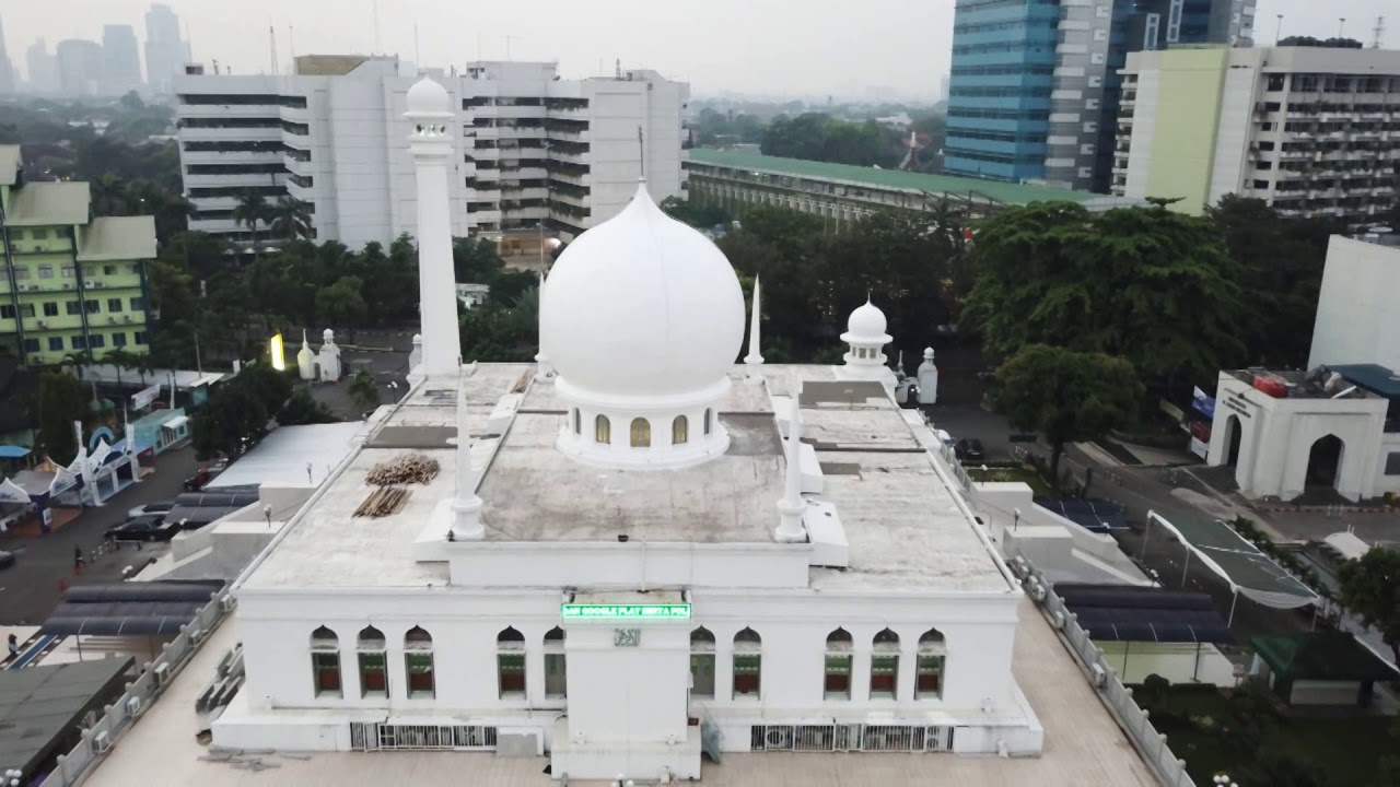 Gambar Sampul Megahnya 3 Masjid Berikut, Salah Satu Fasilitas Kampus di Indonesia