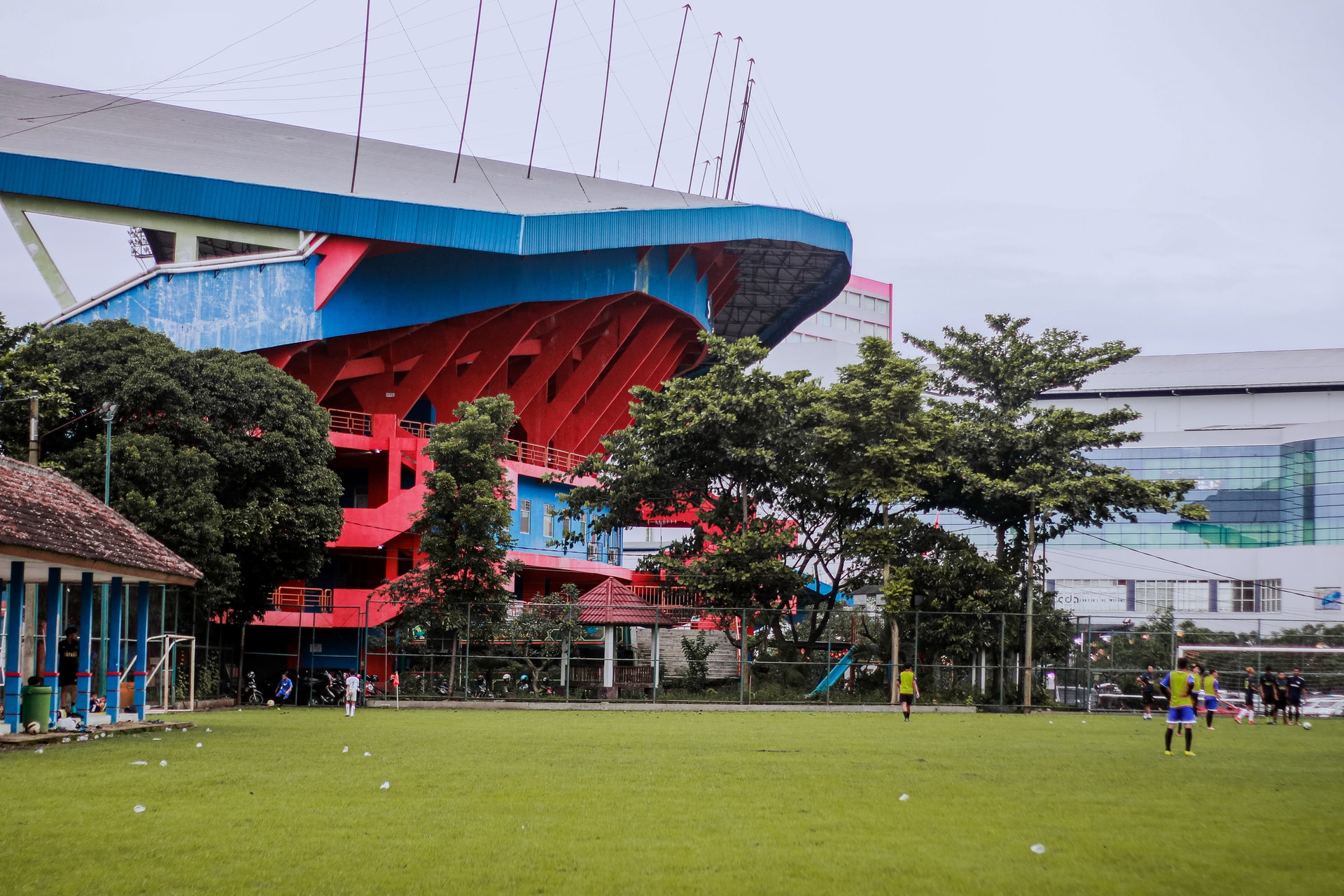 Gambar Sampul Deretan Kampus yang Punya Stadion di Indonesia, Ada Kampus Kamu?