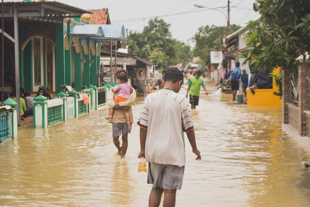 Gambar Sampul Bagaimana Masyarakat Melihat Sisi Positif dari Banjir?