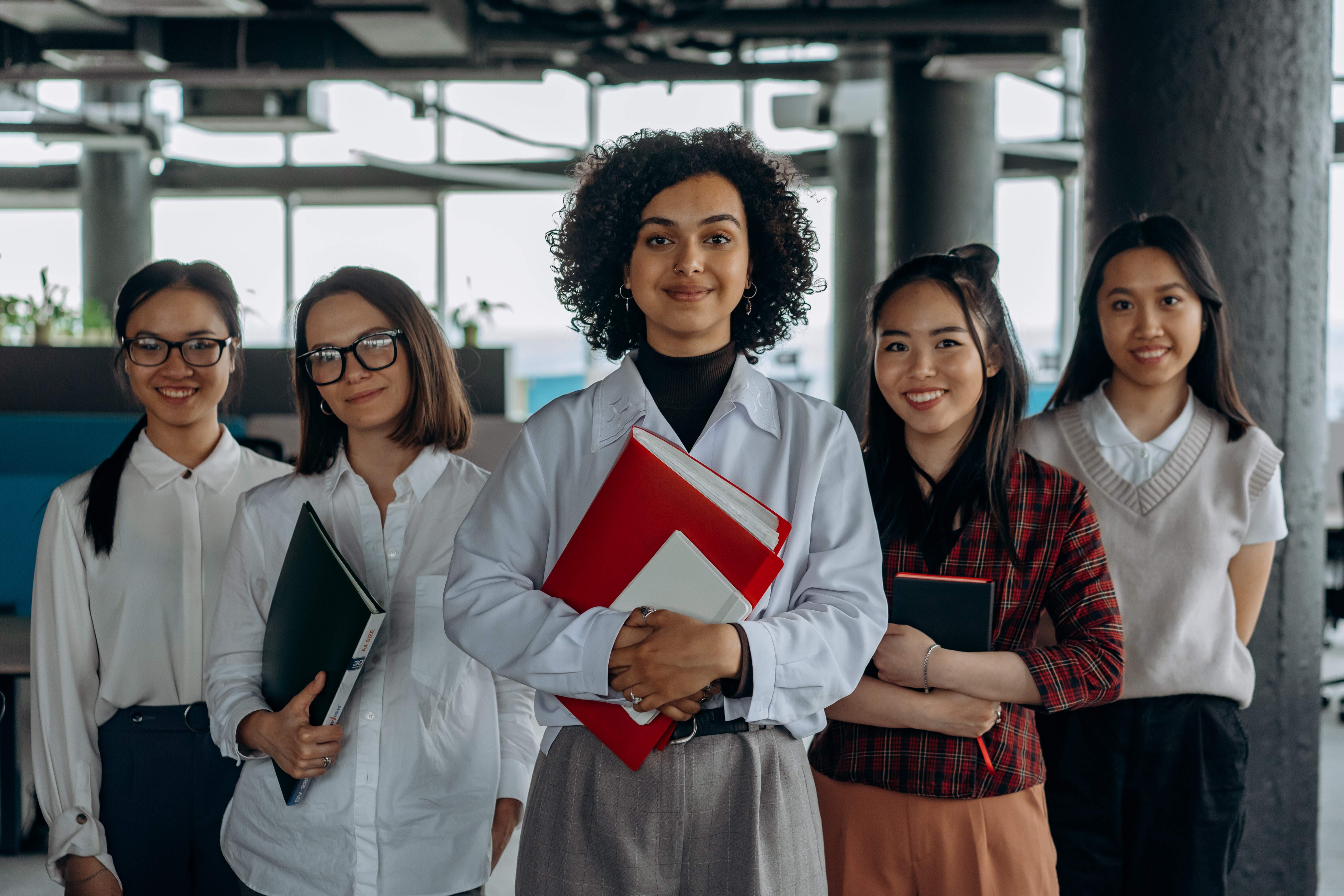 Gambar Sampul Belum Jadi Sarjana? Jangan Minder, Ini Dia 5 Profesi yang Cukup Pakai Ijazah SMA!