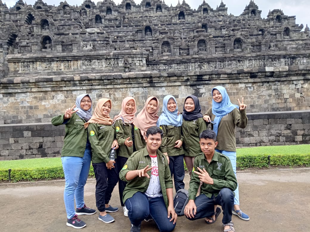 Gambar Sampul Berkenalan dengan YGC Borobudur, Komunitas Anak Muda Pencinta Budaya