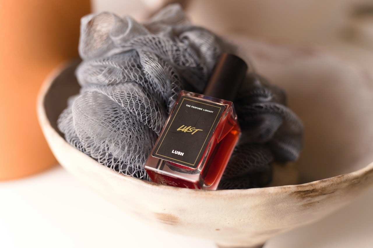 Cara Menyimpan Parfum Agar Aroma Tetap Awet
