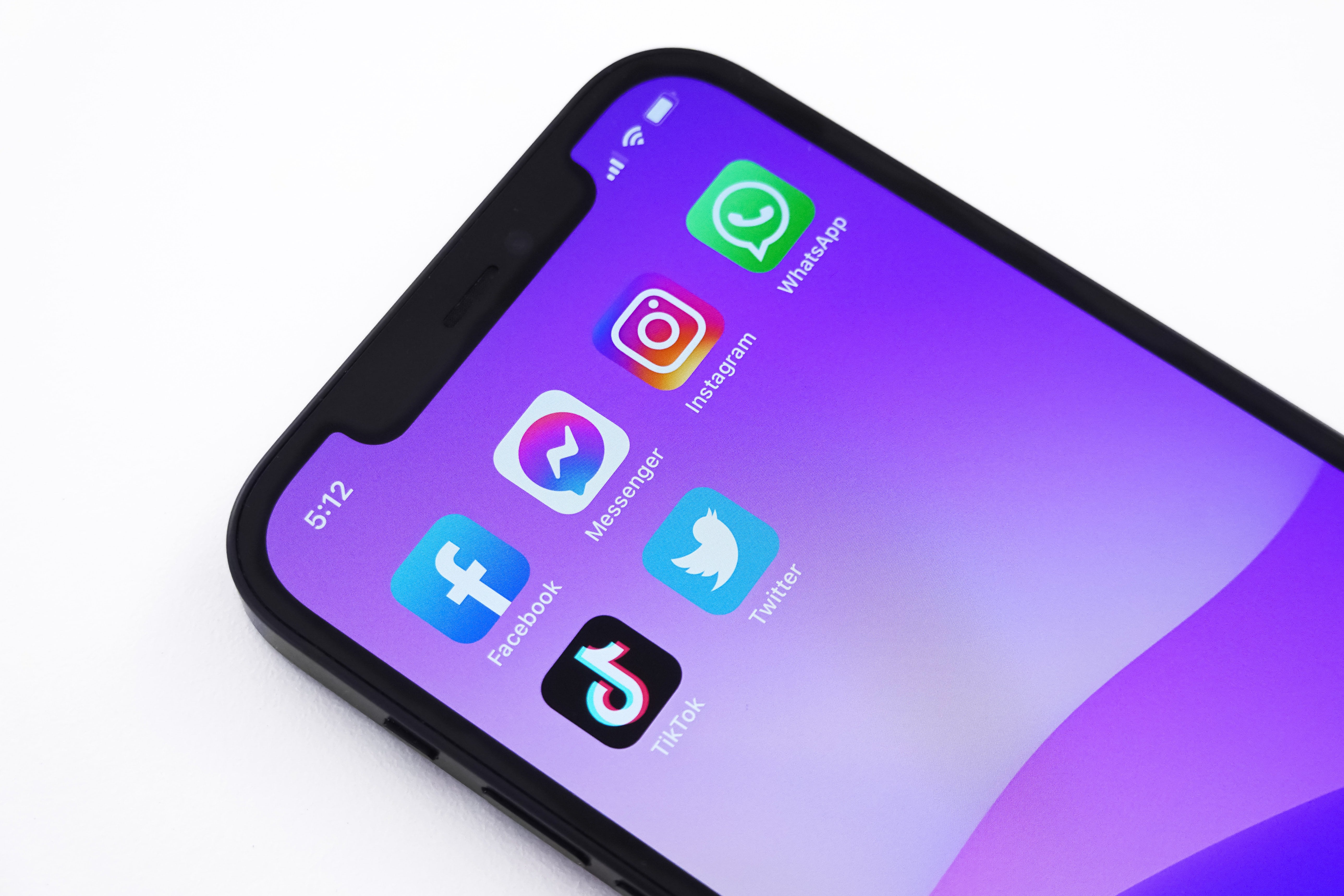 Gambar Sampul Echo Chamber Effect, Ruang Gema di Media Sosial yang Perlu Diwaspadai
