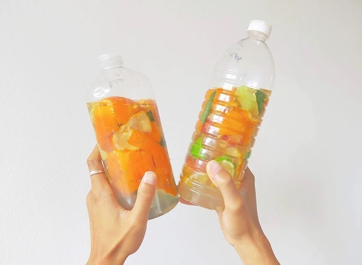 Gambar Sampul Eco Enzyme, Cairan Serbaguna Hasil Olahan Sampah Rumah Tangga