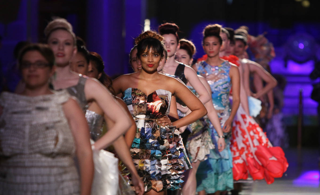 Trashion: Konsep Sustainable Fashion Berbahan Dasar Sampah