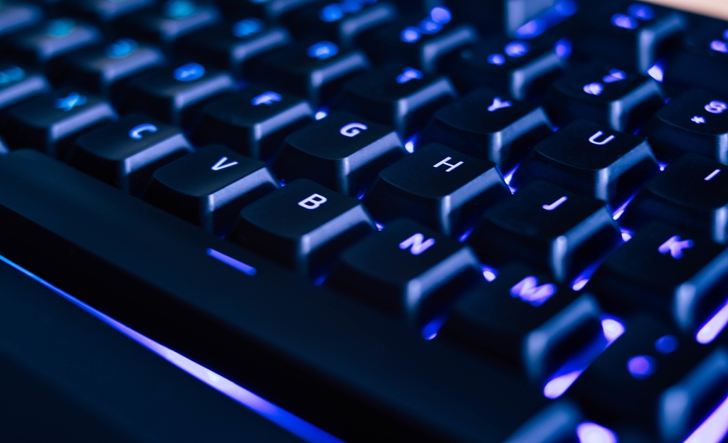 Gambar Sampul Tidak Hanya QWERTY, Ternyata Keyboard Ada Banyak Jenisnya