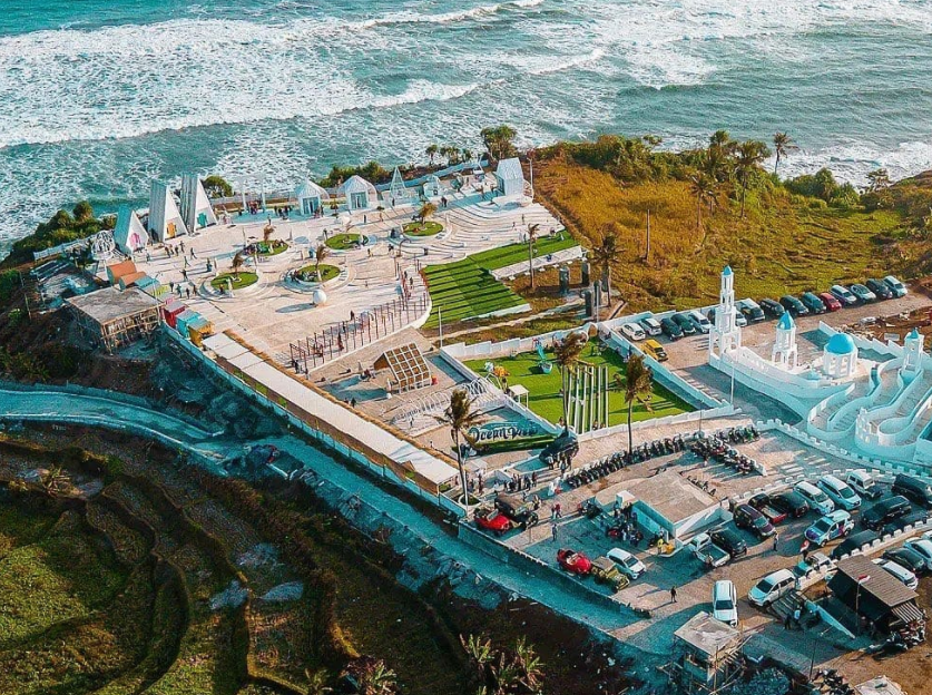 Gambar Sampul Karang Potong Ocean View, Wisata Baru Cianjur yang Viral di Tiktok