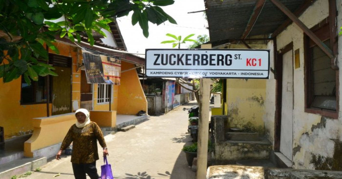 Gambar Sampul Melihat Keindahan Kampoeng Cyber di Kota Pelajar