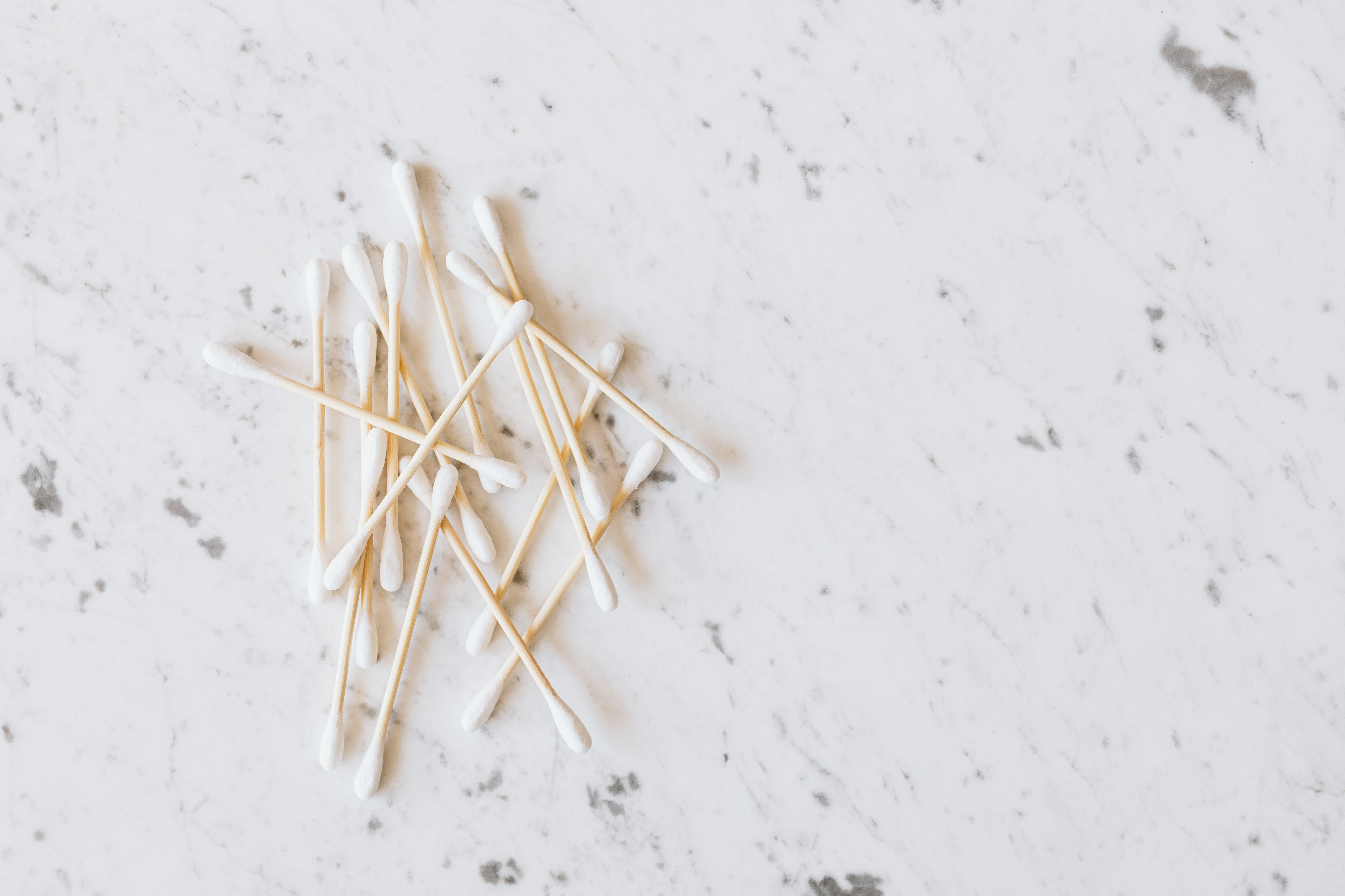 Gambar Sampul Seberapa Aman Korek Kuping Menggunakan Cotton Bud?