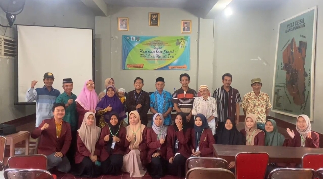 Manajemen Sampah, Bentuk Peduli Lingkungan Mahasiswa KKN-IK IAIN Kudus di Desa Kandangmas