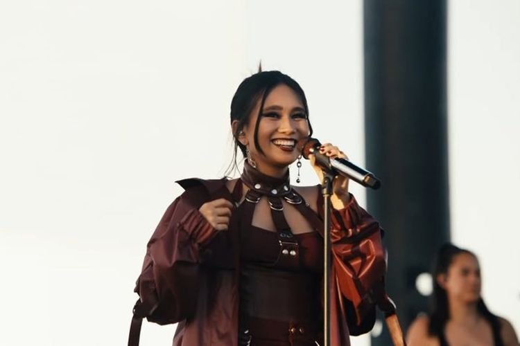 Melihat Perjuangan Niki Zefanya Hingga Bisa Tampil di Coachella