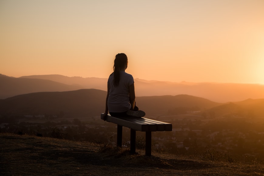 Gambar Sampul Pentingnya Meditasi untuk Meringankan Beban Pikiran