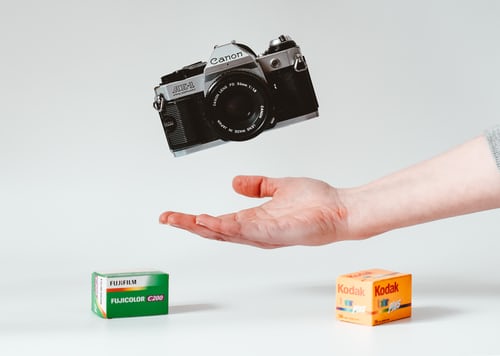Gambar Sampul Kenalan dengan Komunitas Kamera Analog, Penyuka Barang Antik dan Fotografi