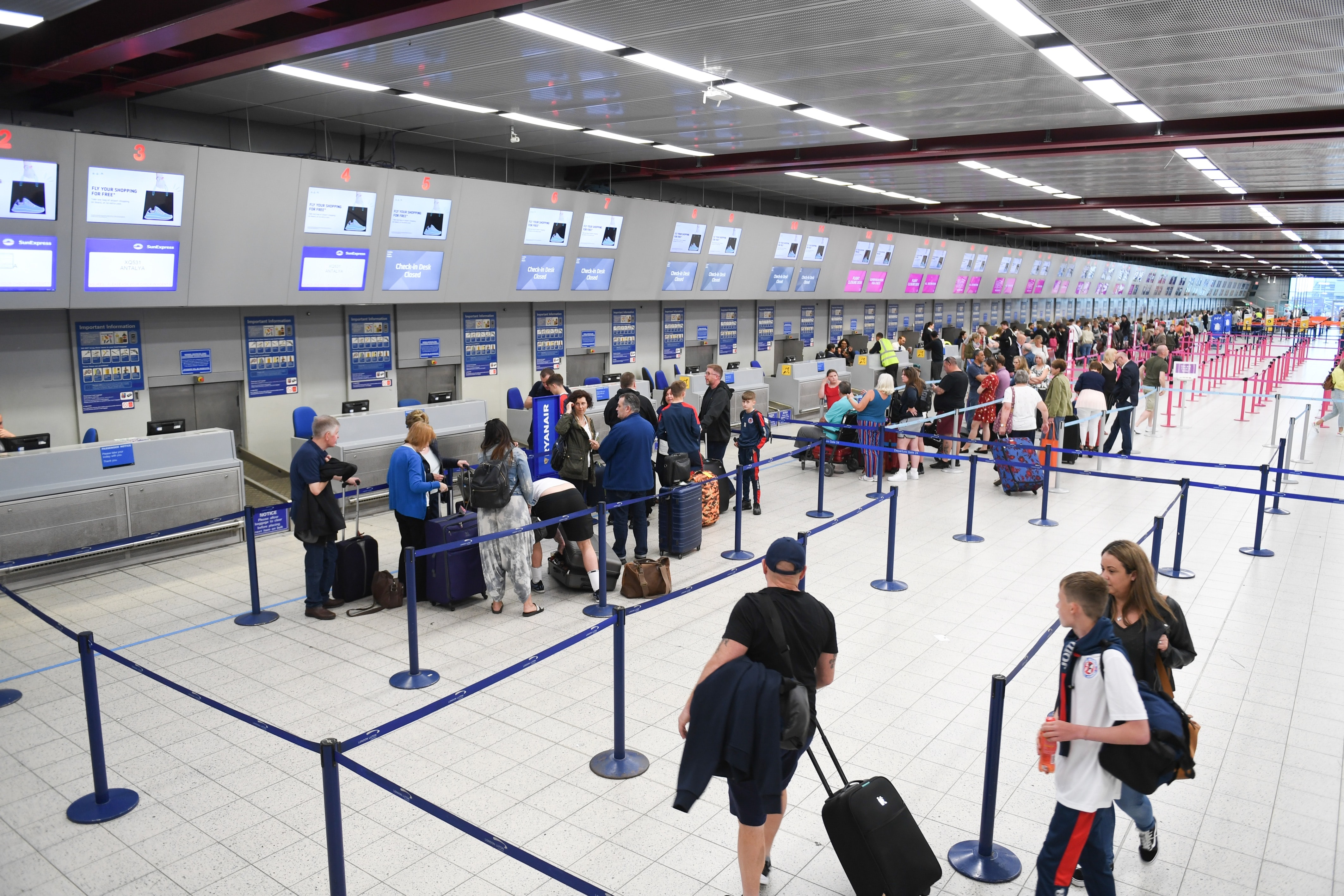 Pertama Kali Naik Pesawat? Siapkan Dokumen Ini Saat Tiba di Bandara