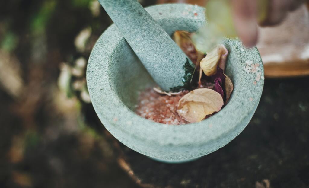 Ramuan Herbal Alami untuk Perkuat Daya Tahan Tubuh Selama Ramadan