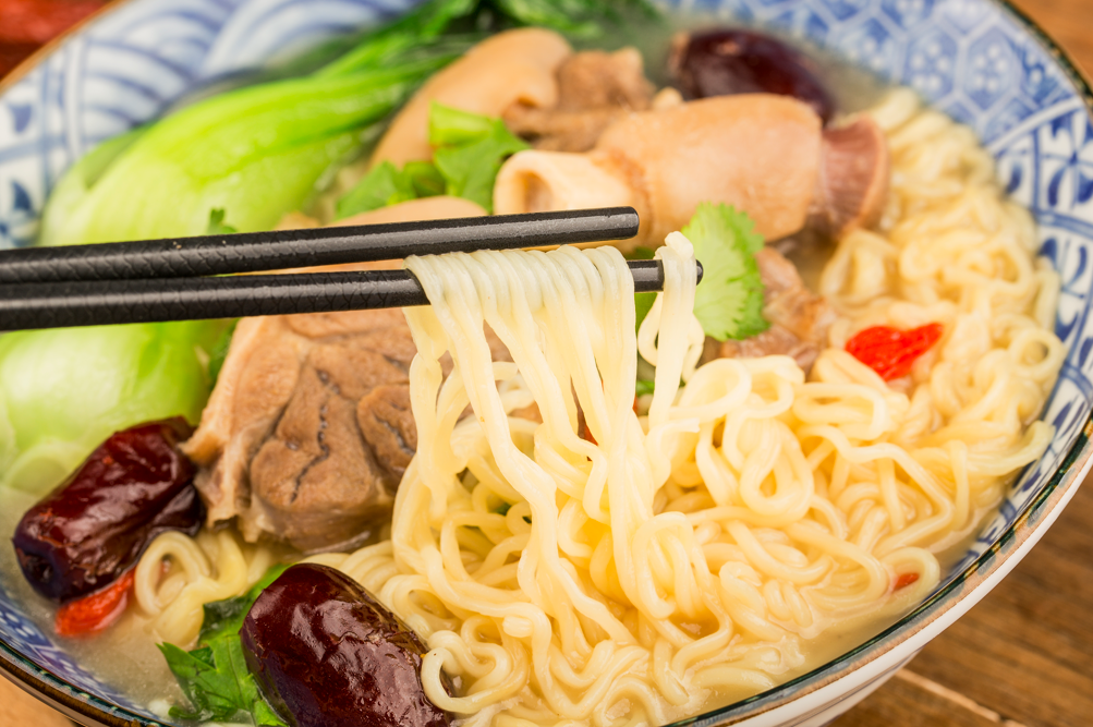 Gambar Sampul Mengulik Sejarah dan Perbedaan Bihun, Misua, Sohun