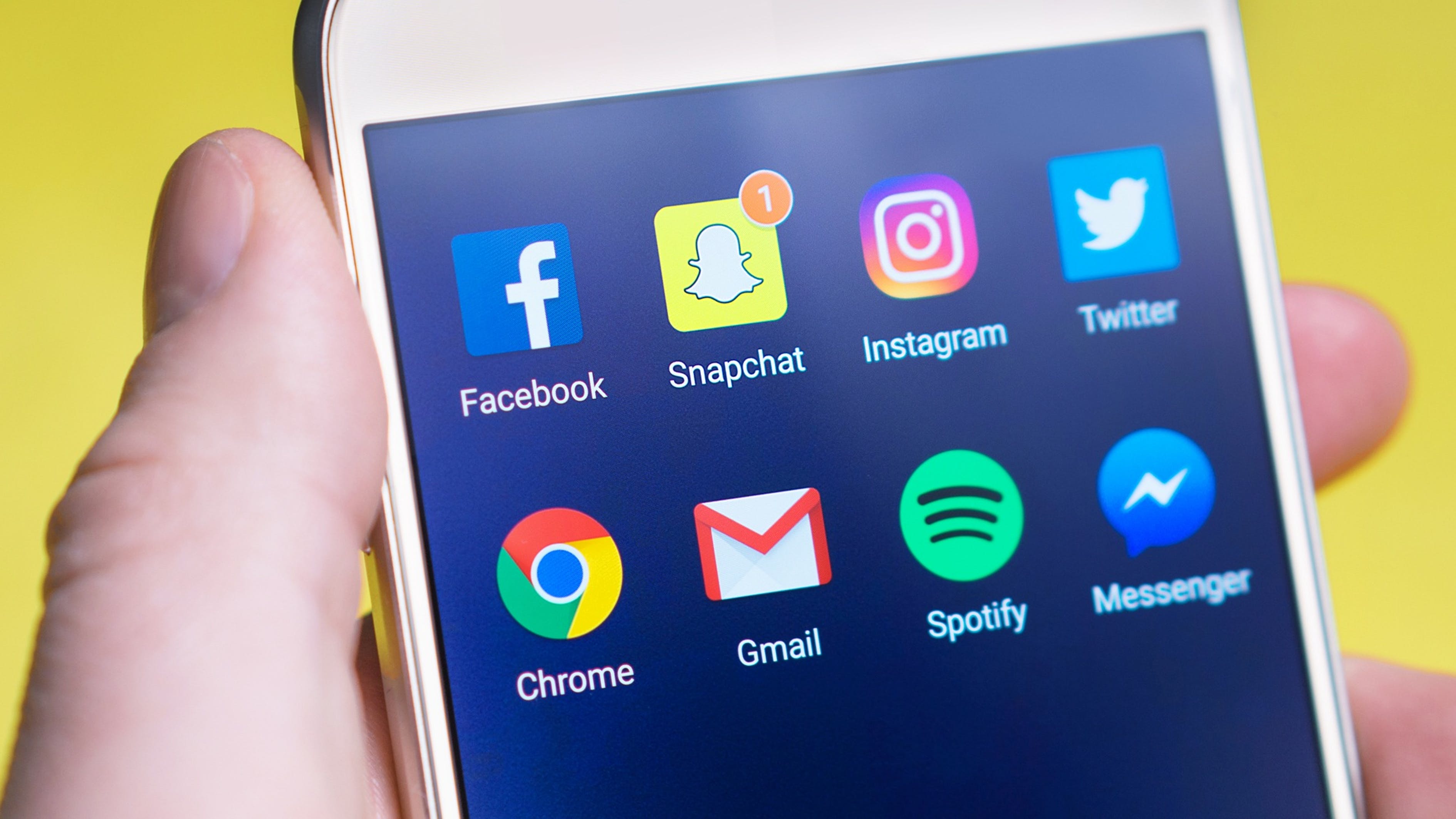 Gambar Sampul Sering Cek Media Sosial? Awas FoMO!