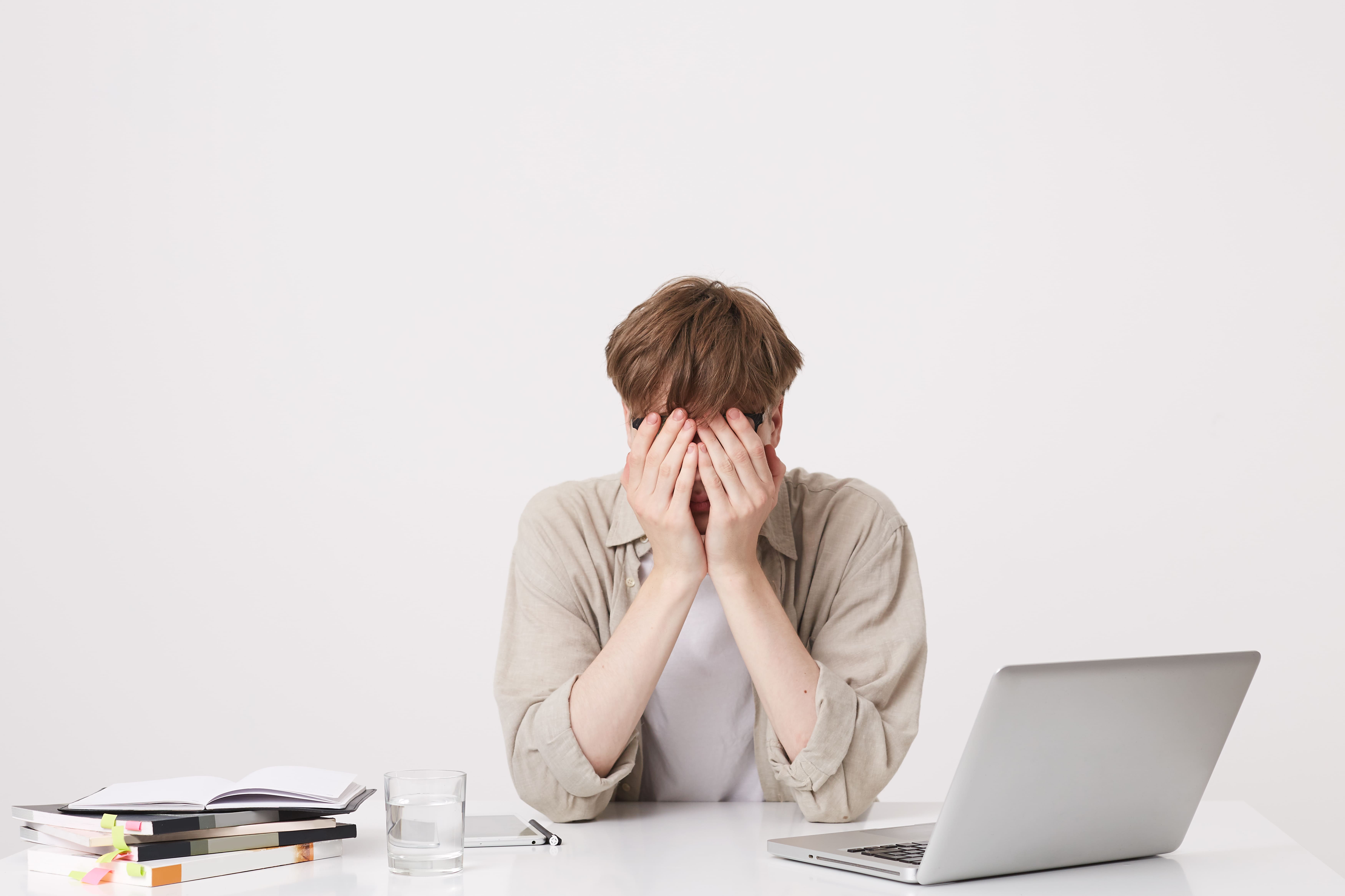 Gambar Sampul Sering Merasa Tidak Pantas Atas Pencapaian Diri Sendiri? Hati-Hati Imposter Syndrome!