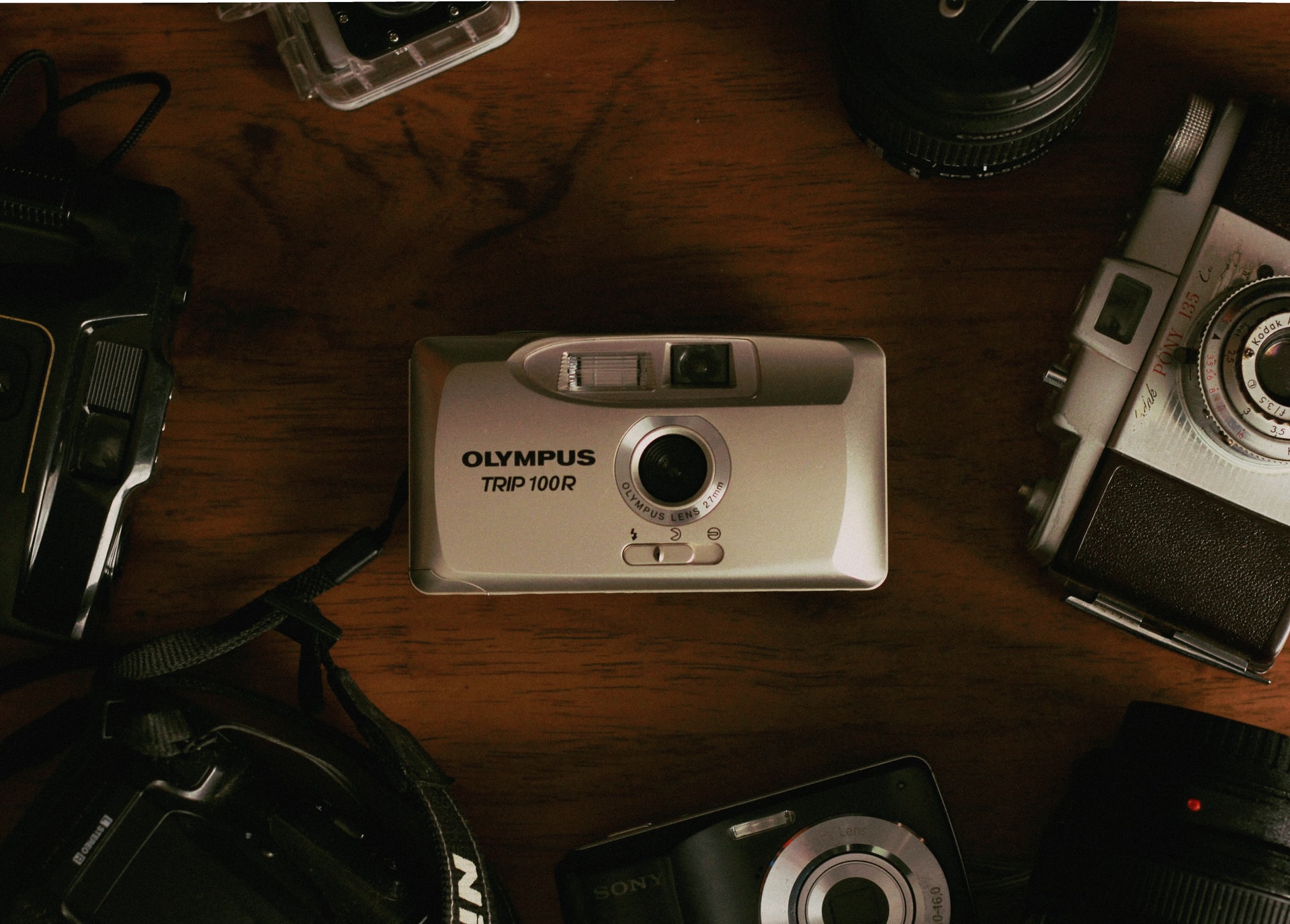 Gambar Sampul Sedang Hits, Ini Tips Memilih Kamera Analog Bekas