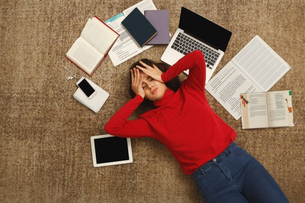Gambar Sampul Tips Menghadapi Quarter Life Crisis Saat Menginjak Usia 20-an