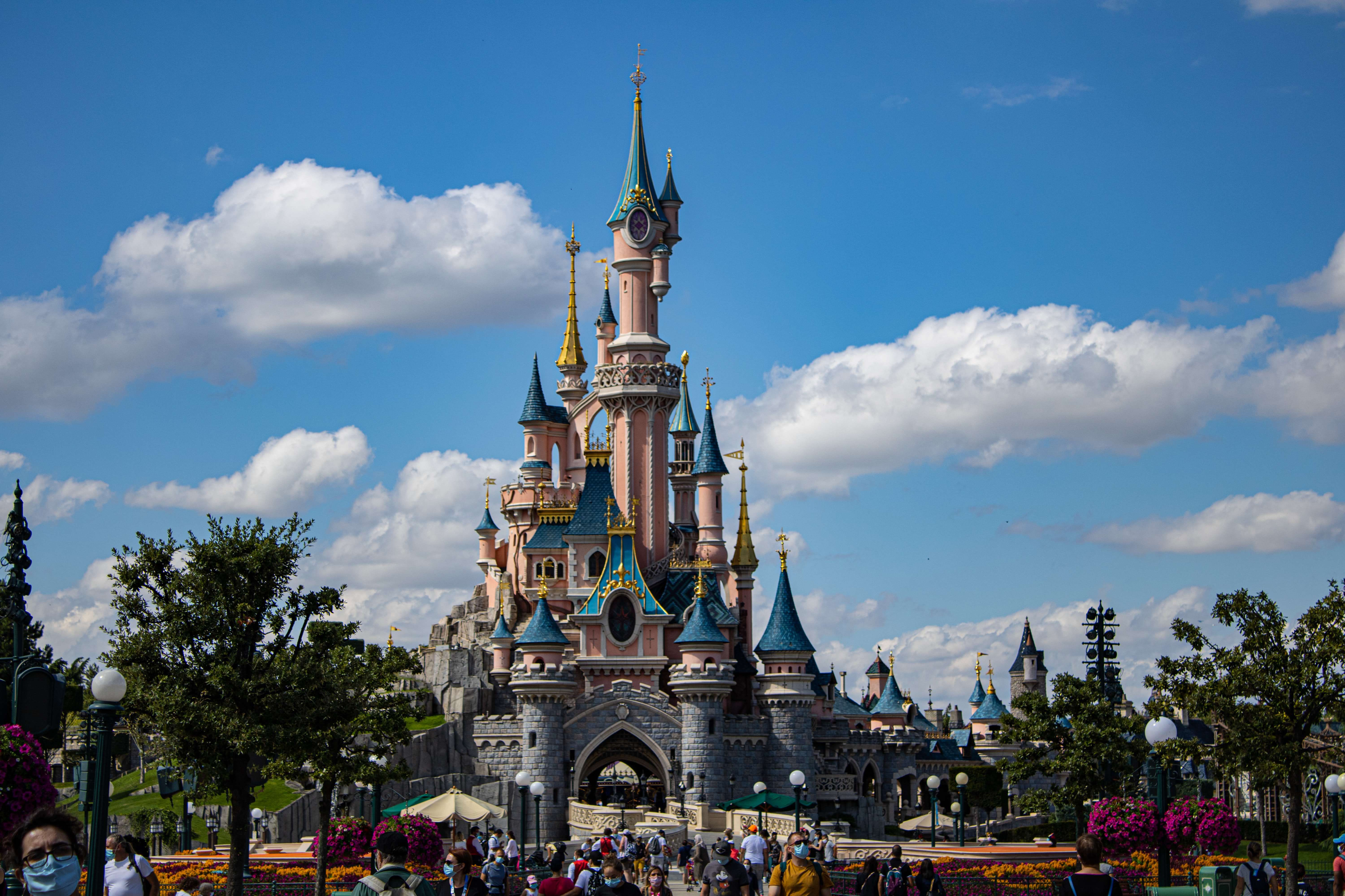 Menikmati Sederet Makanan Khas Disneyland