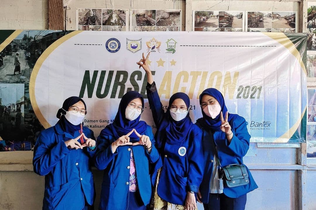 Gambar Sampul Melihat Warna-Warni Jas Almamater Kampus di Indonesia