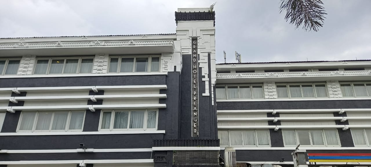 Gambar Sampul Wolff Schoemaker dan Museumnya di Bandung