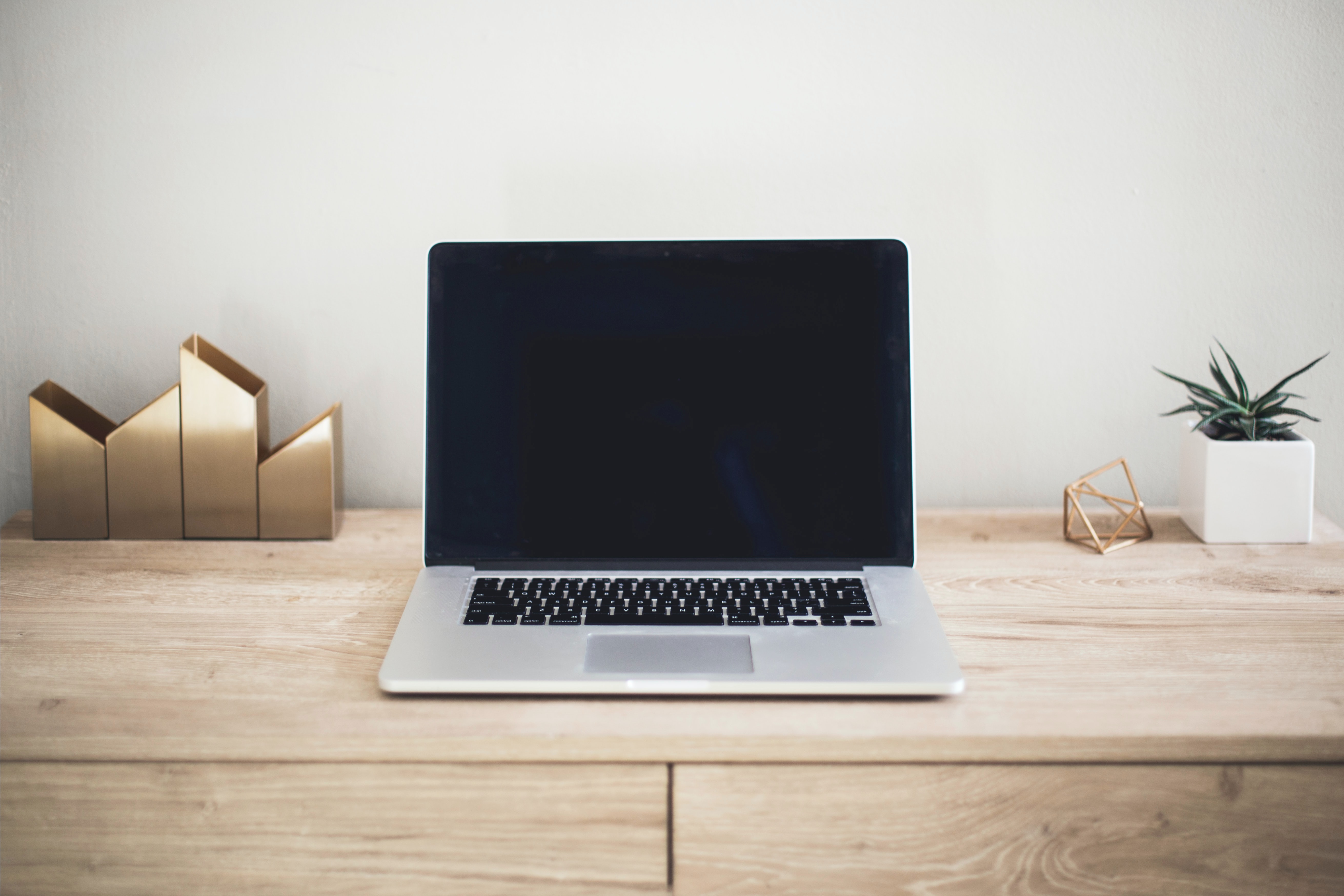 Laptop Cepat Panas | Unsplash - Kari Shea Laptop Cepat Panas | Unsplash - Kari Shea