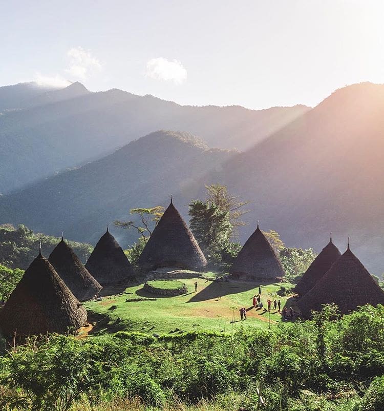  Indahnya Kampung Wae Rebo, Satarmese Barat, Manggarai | Foto: instagram @flores_awesome 