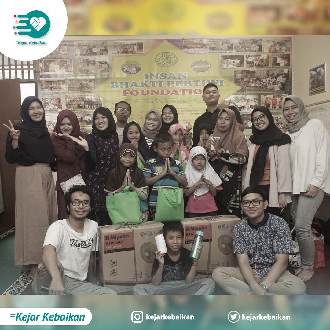 Kegiatan Care For Smile(C4S) di Yayasan Yatim Piatu | Foto: Instagram Kejar Kebaikan