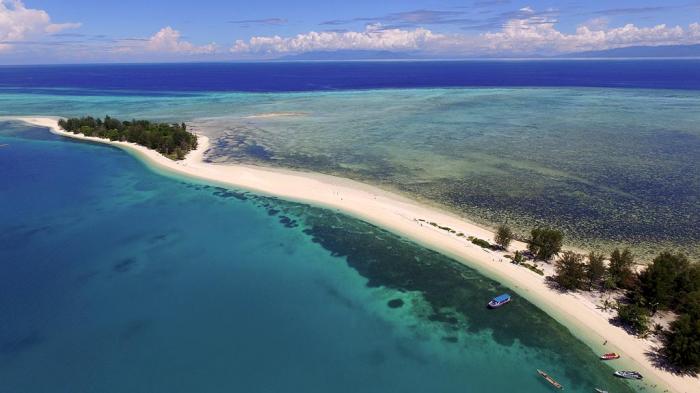 Pulau Morotai dilihat dari atas | Foto: tribunnews.com