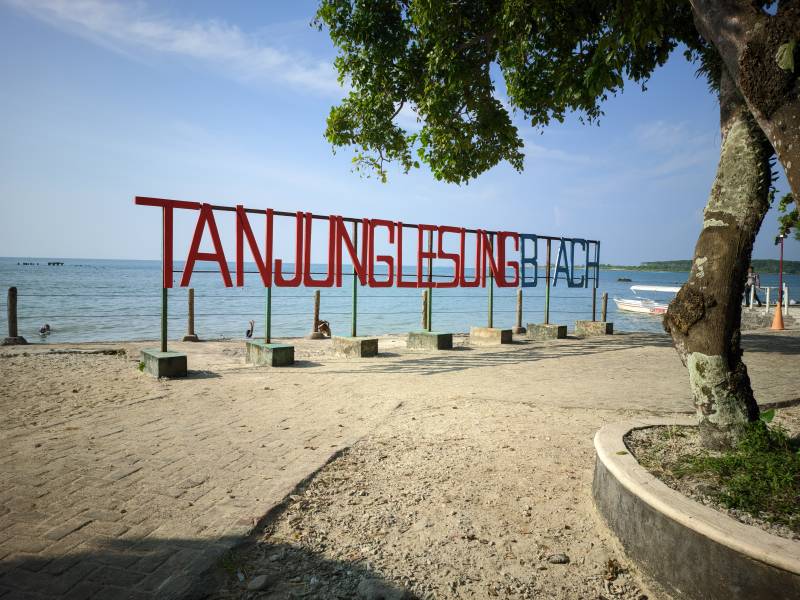 Pantai Tanjung Lesung | Foto: tempatwisata.id