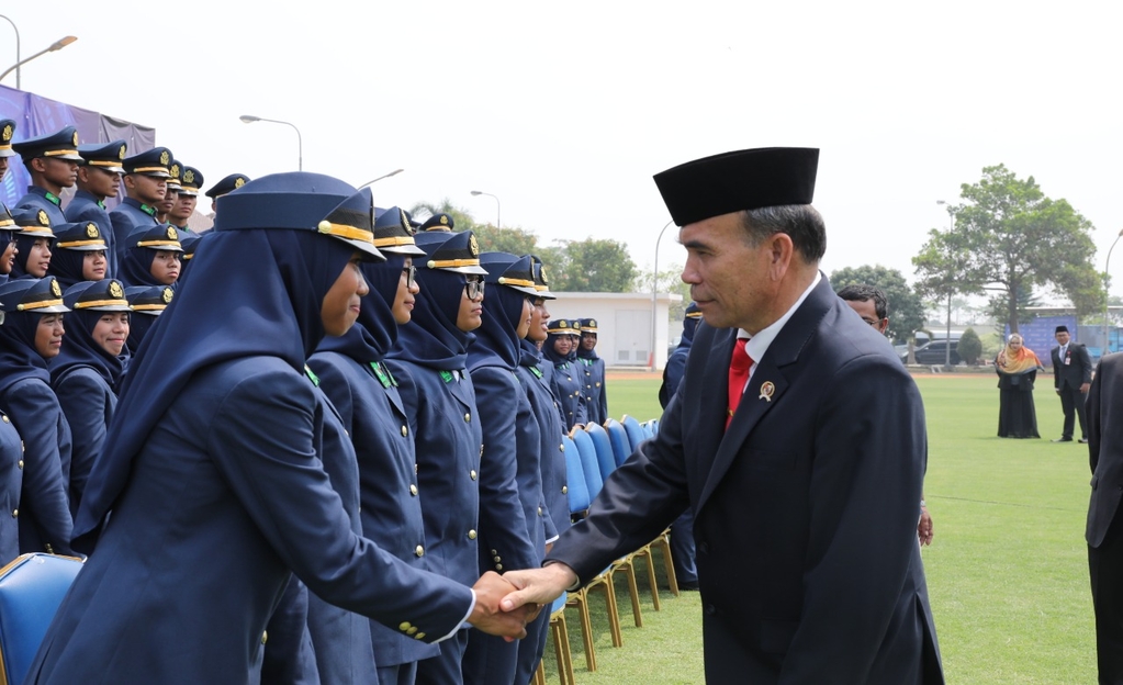 Penyambutan mahasiswa Poltek SSN | Foto: Indonesia College