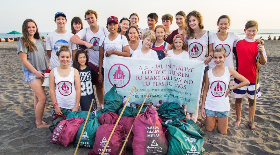 Komunitas Bye Bye Plastic Bags | Foto: Culture Trip