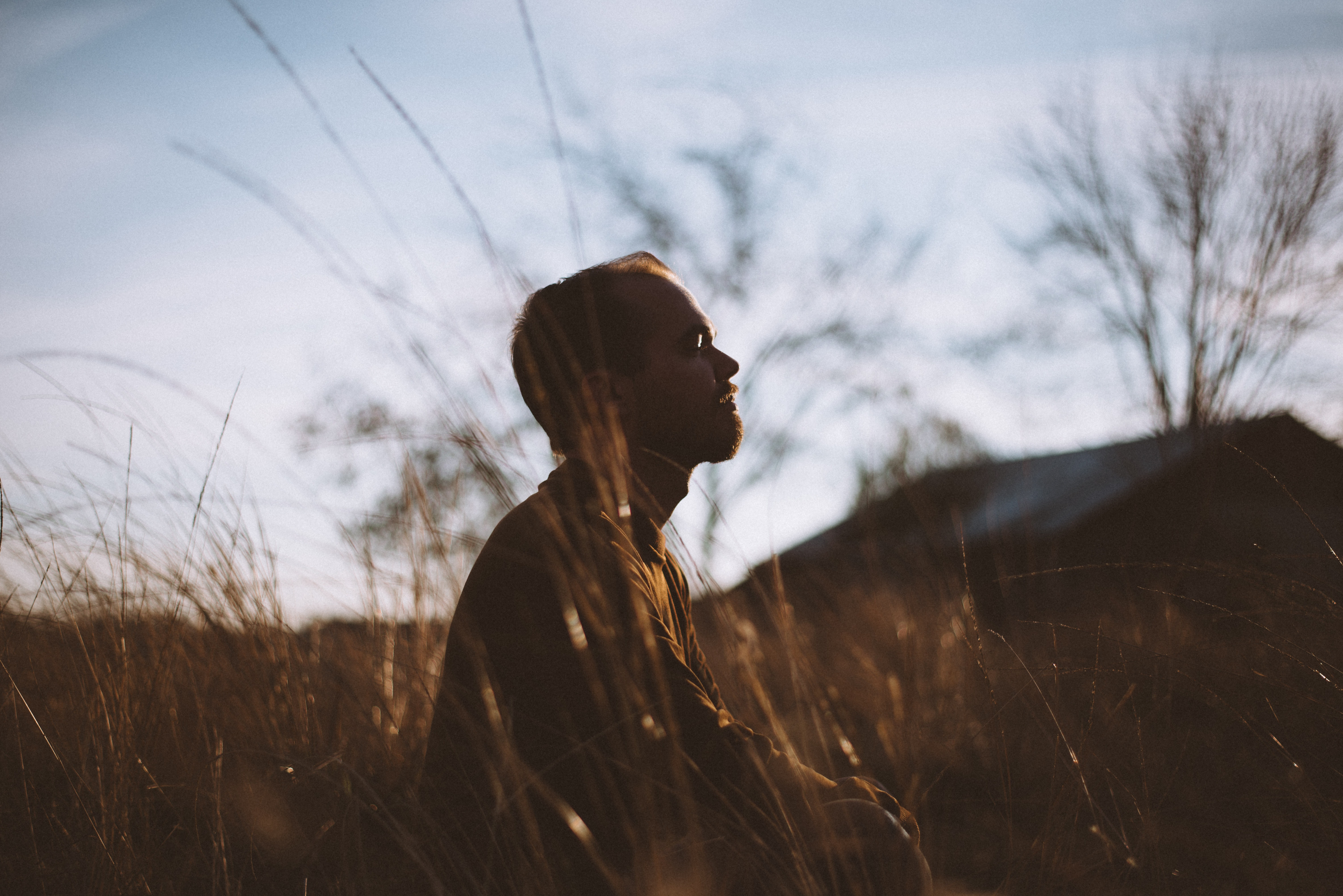 Fokus pada tarikan napas saat meditasi | Foto: Spencer Selover/Pexels